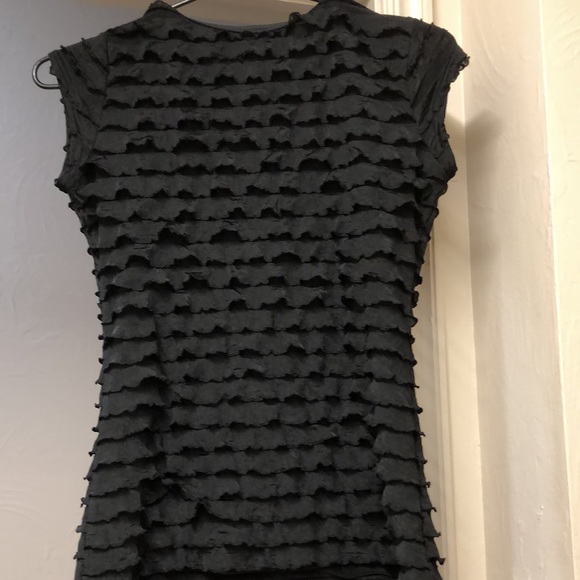 Sleeveless black top - Picture 2 of 4